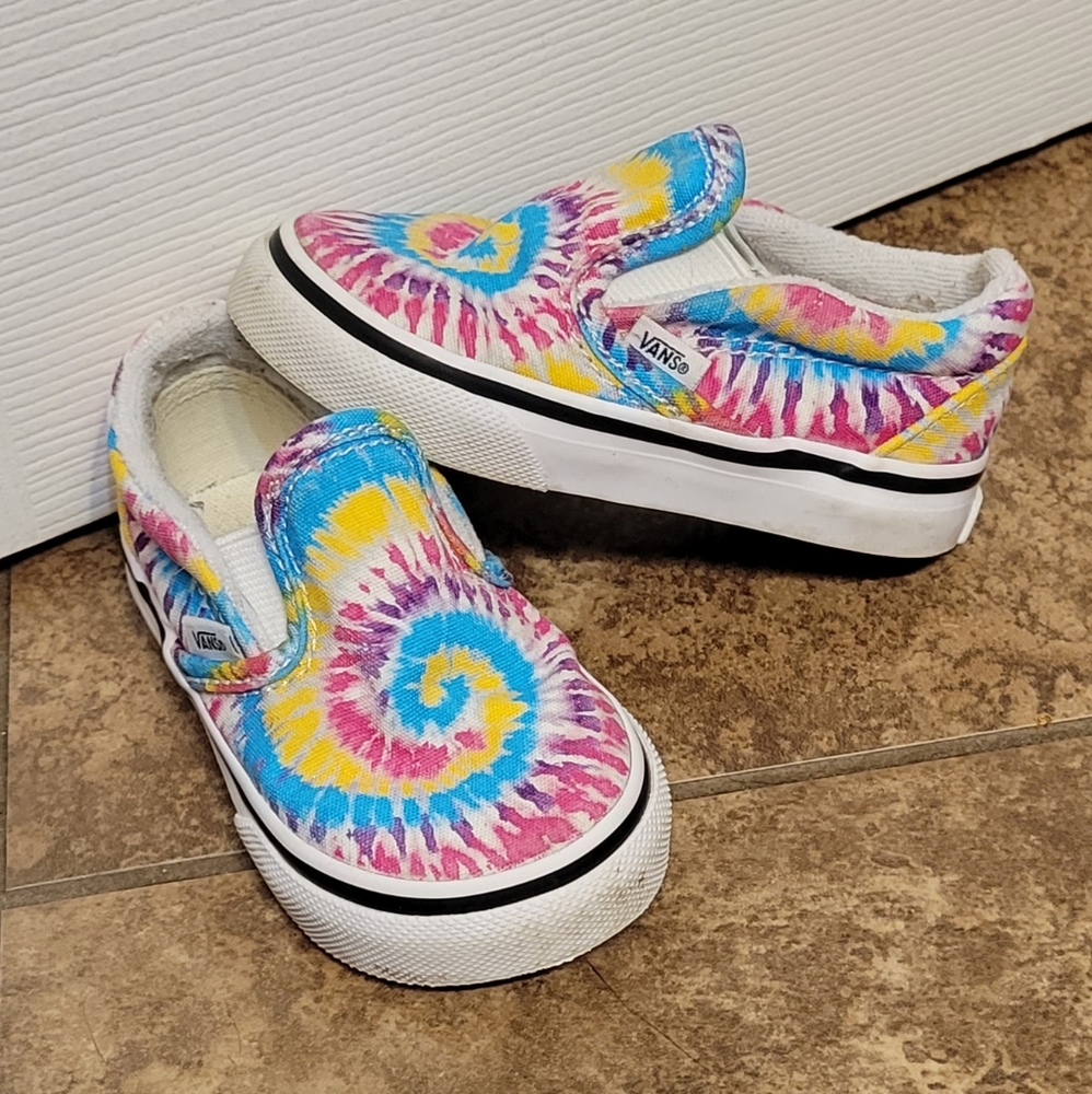 Vans tie-dyed canvas shoes size 5C (toddler)